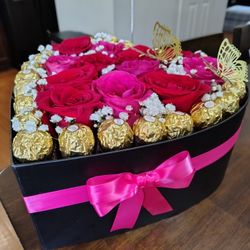 Valentines Beutiful Heart Of Roses