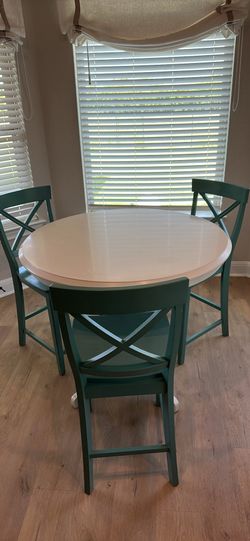 Dining table and 3 chairs