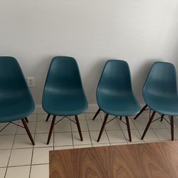 4 Dining Chairs