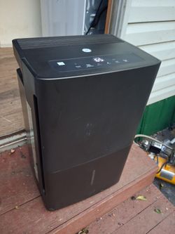 Like new dehumidifier for large space for basement or garage or large rooms cash only works great