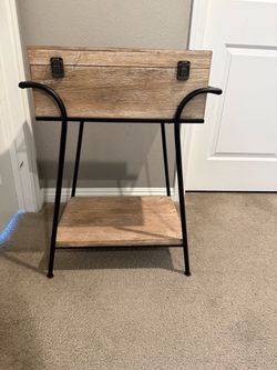 End table /night stand