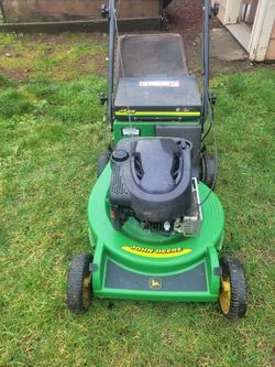 John Deere Lawnmower