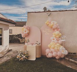 balloon decorations/garlands 