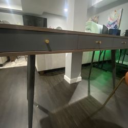 High Quality Desk Or Accent console