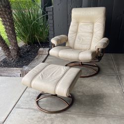 Vintage Mid Century Ekornes/ Stressless  recliner W/ Foot Stool