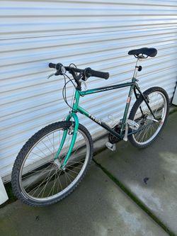 Men’s XL Trek 820 Mountain Bike-Great Condition