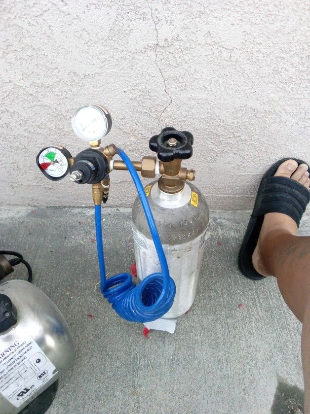 CO2 And Soda Seltzer Carbonating Kit -