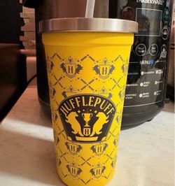 Cinema exclusive Hufflepuff tumbler