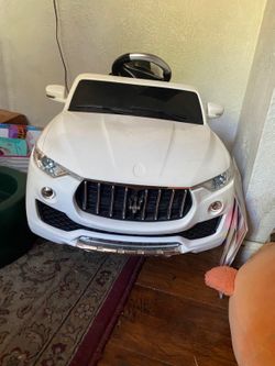 White Maserati car