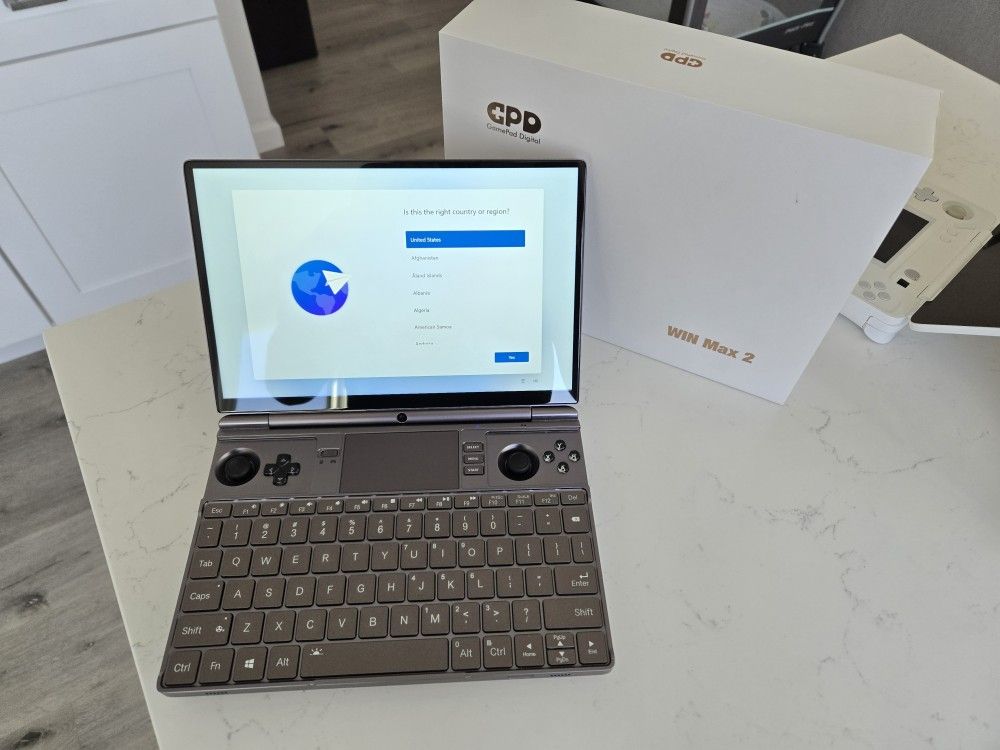 GPD WIN MAX 2 Ryzen7 6800U, 16 GB RAM, 1Tb SSD, 4G LTE WWAN, GAMING HANDHELD