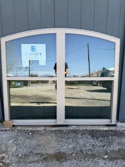 ARCHED TWIN WINDOWS