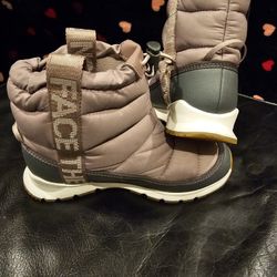 Kids Size 2 Winter North Face Boots Used