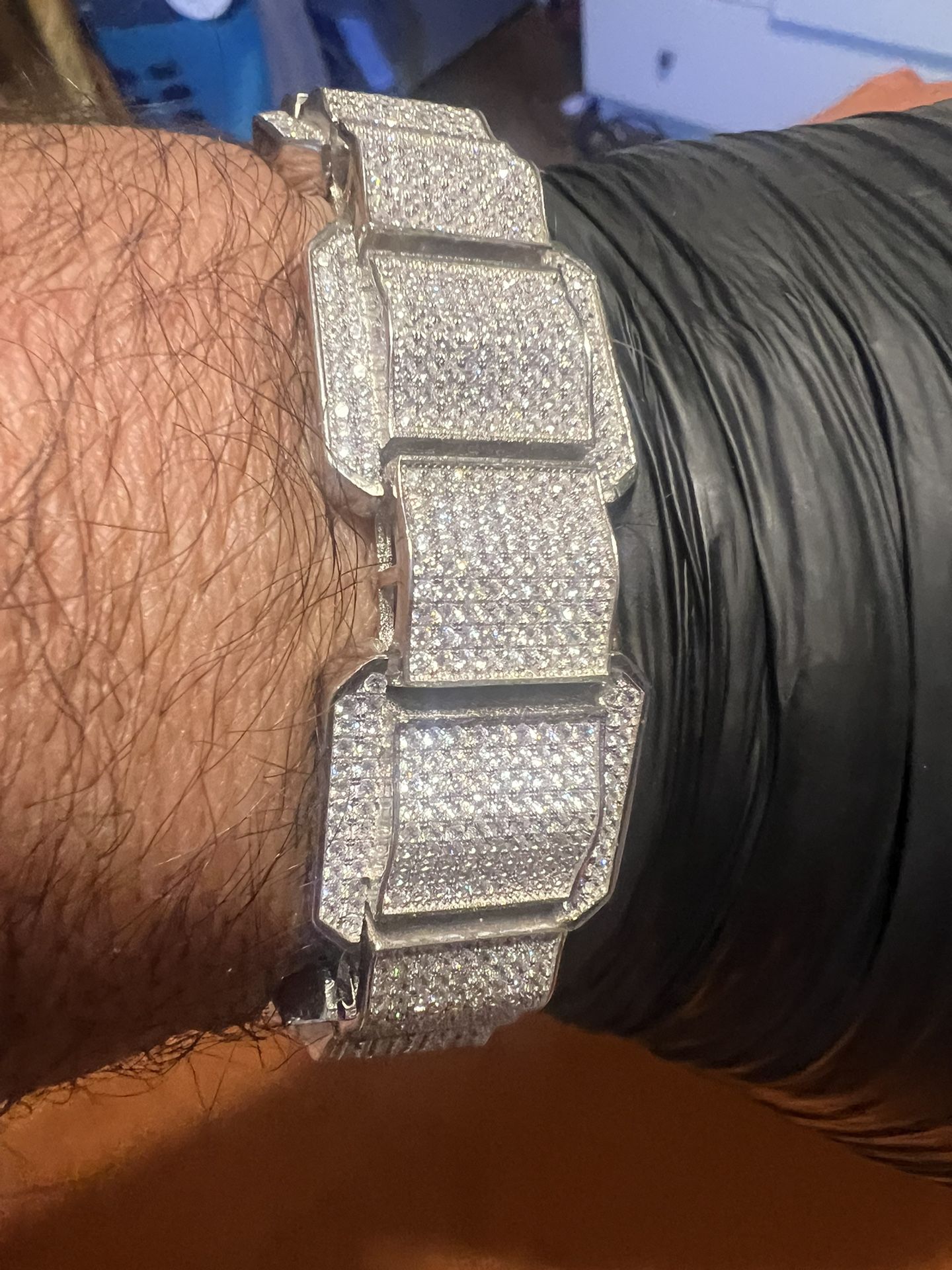 Very Heavy And Solid Men’s.925 Sterling Silver With Zirconia Stones. 8” $380