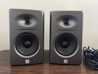 JBL LSR2325P Two-Way Bi-Amped Powered Studio Monitors