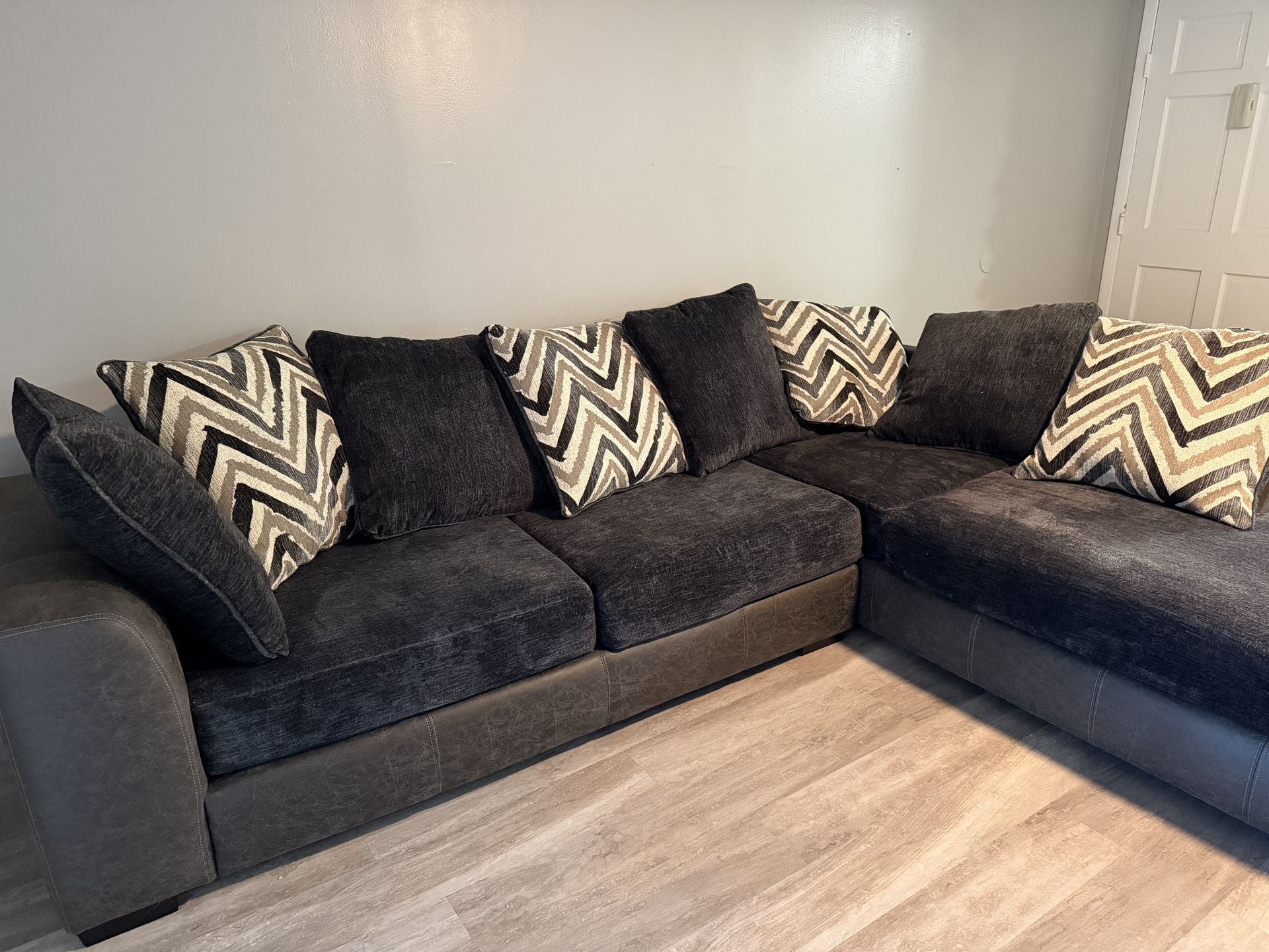 L-shaped Black Fabric 2-piece Sectional Couch