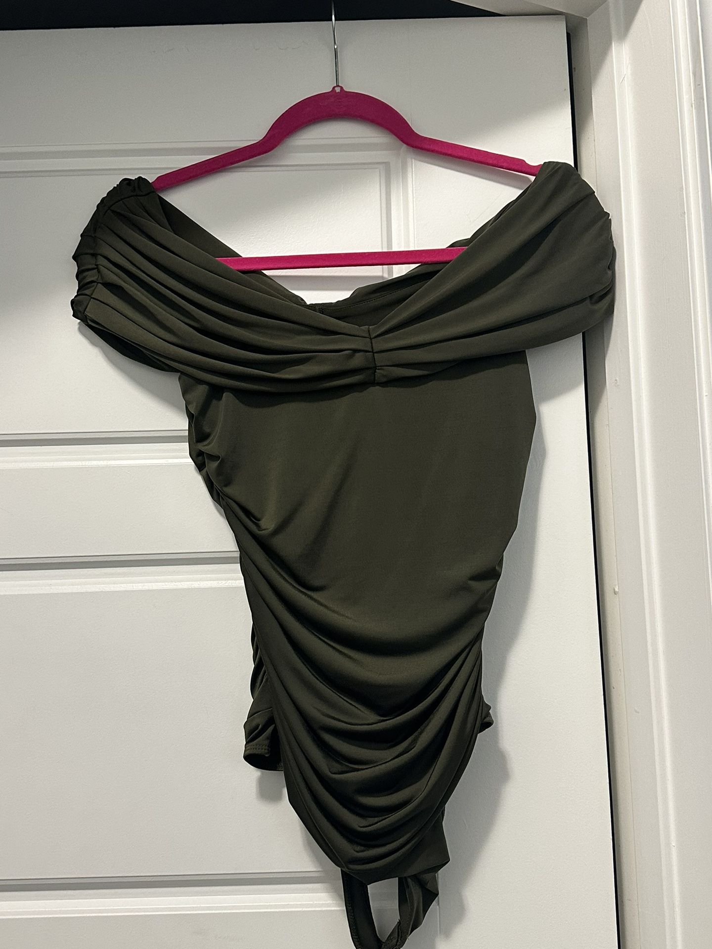 Express bodysuit size small