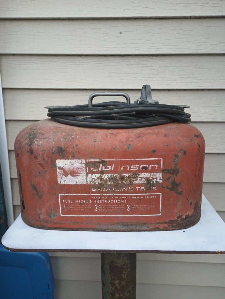 Johnson Pressurized 6 Gal Boat Can