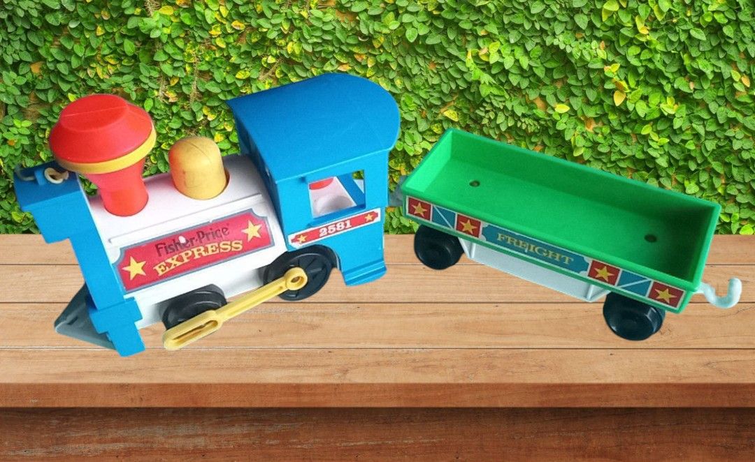 Vintage 1986 Fisher Price Little People Express Train Engine #2581 And Freight Cart