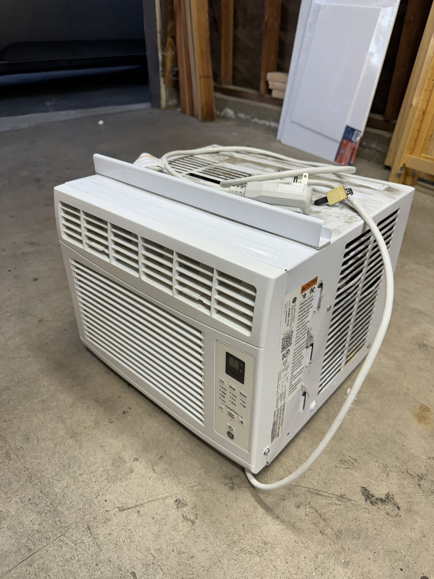 6000 BTU GE AC window Unit