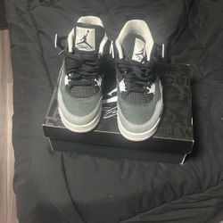 Jordan 4s 
