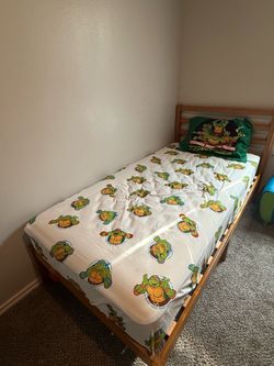 Twin bed mattress and frame