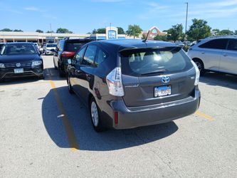 Toyota prius V