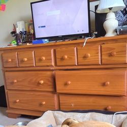 DRESSER AND BEDSIDE TABLE 