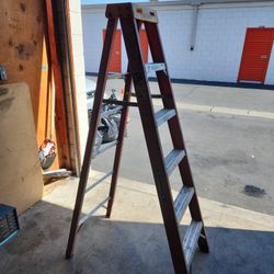 Warner 6ft Fiberglass  Ladder