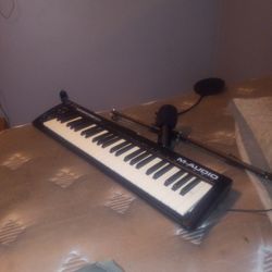 M Audio Keyboard And Recording Studio Mic