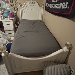 Twin Bed Frame And Casper Mattress 