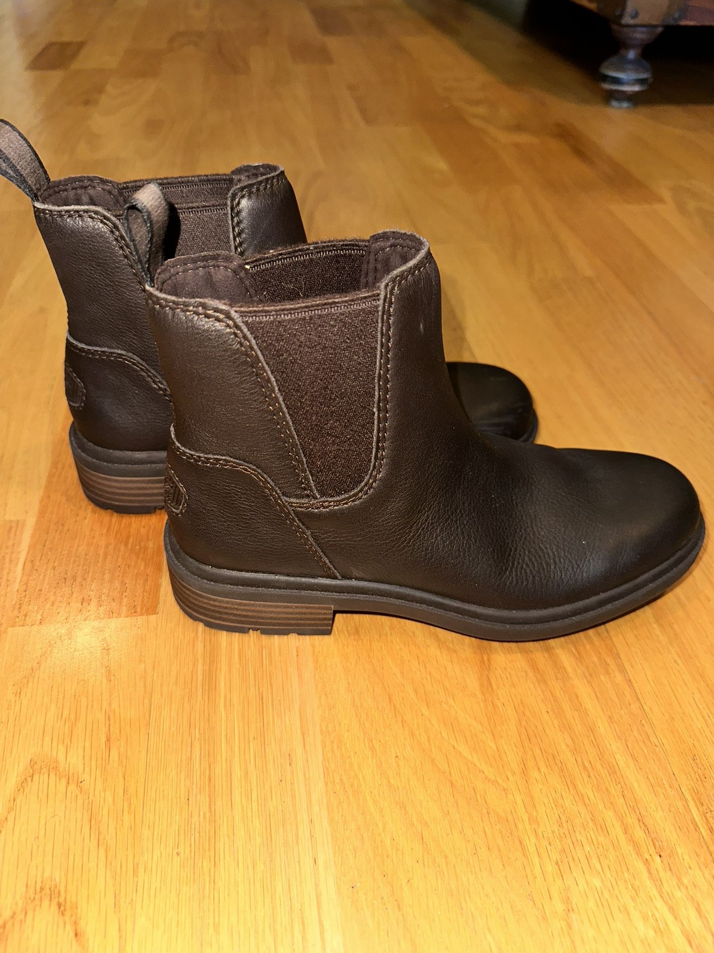 Ugg Leather Espresso Color Boots - Size 5 Woman’s