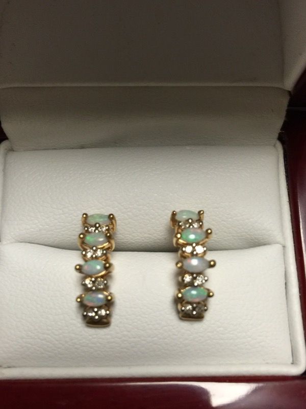 10K Yellow Gold Earrings with Opal and diamonds
