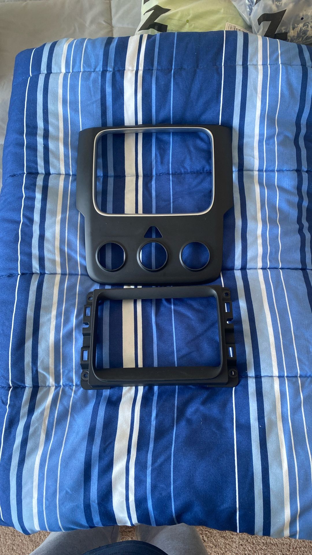 Radio Base And Cover RAM 1500 