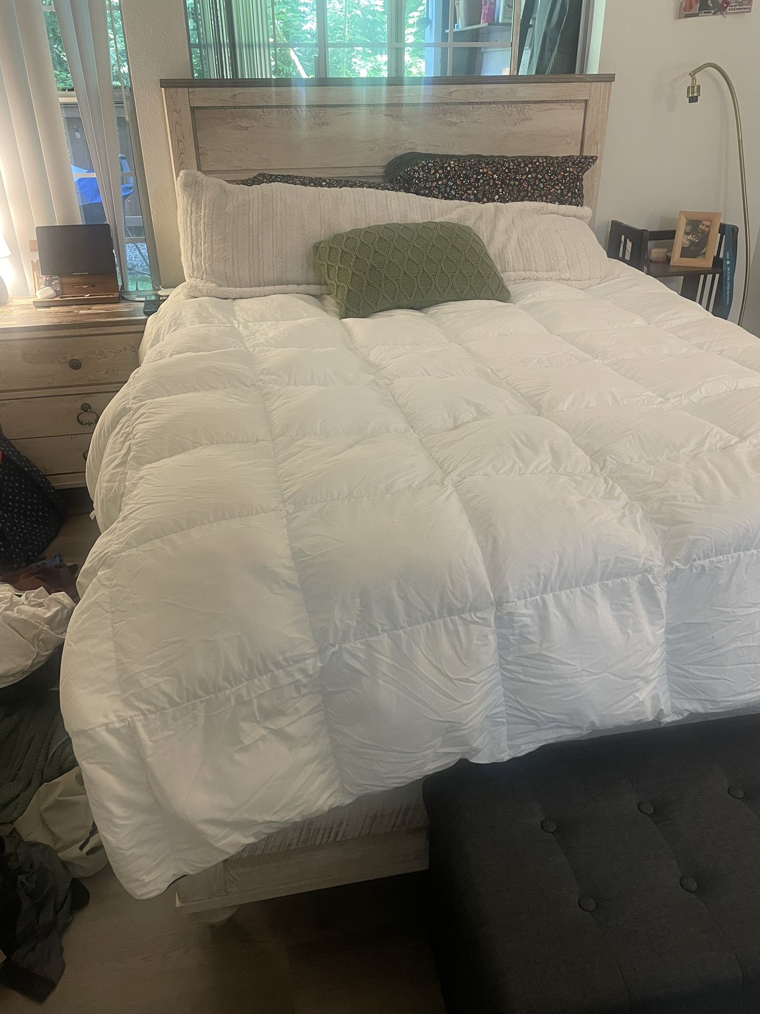Queen Bedroom Set