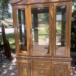 China Hutch- Vitrina 