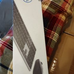 Dell Wireless Keyboard And Mouse "New"!!!