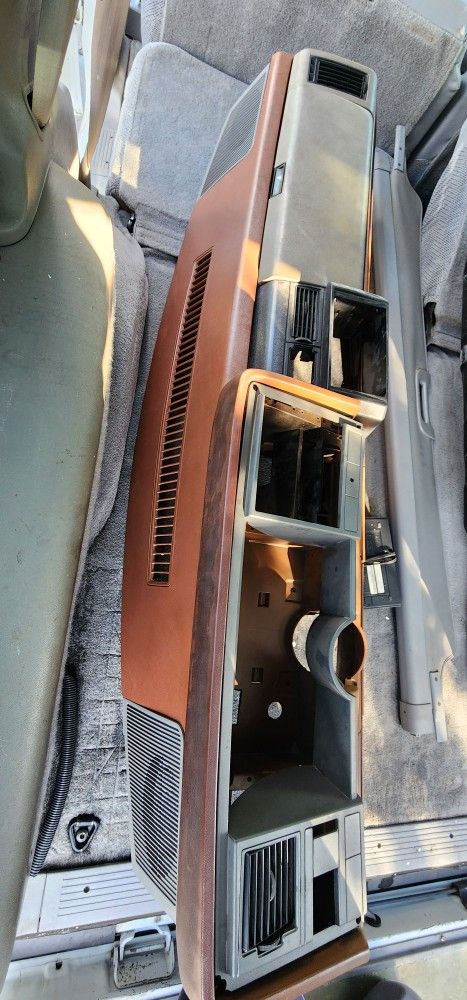 Chevy / GMC C1500 Dashboard Assembly 88 Thru 94