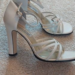 WHITE DRESSY, Sz 7 1/2, 4" heels. Never Worn!