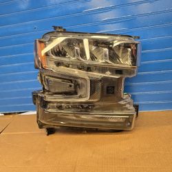 Chevy Silverado 2019 2020 2021 2022 Headlight 