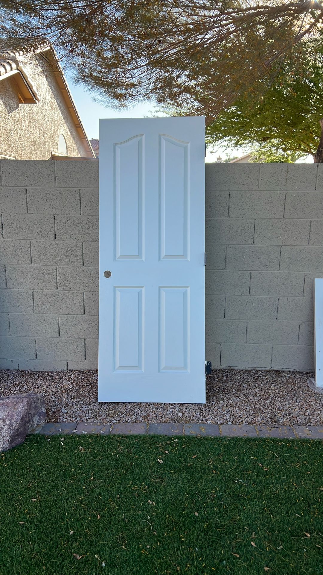 Interior Doors (hinges and some knobs included)