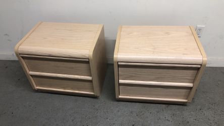 14”wx22”hx16”d 2 Nightstand good condition