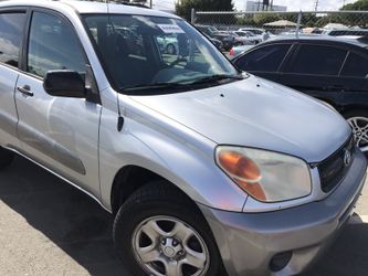 Hard to find Toyota RAV4. 4 cylinder one owner