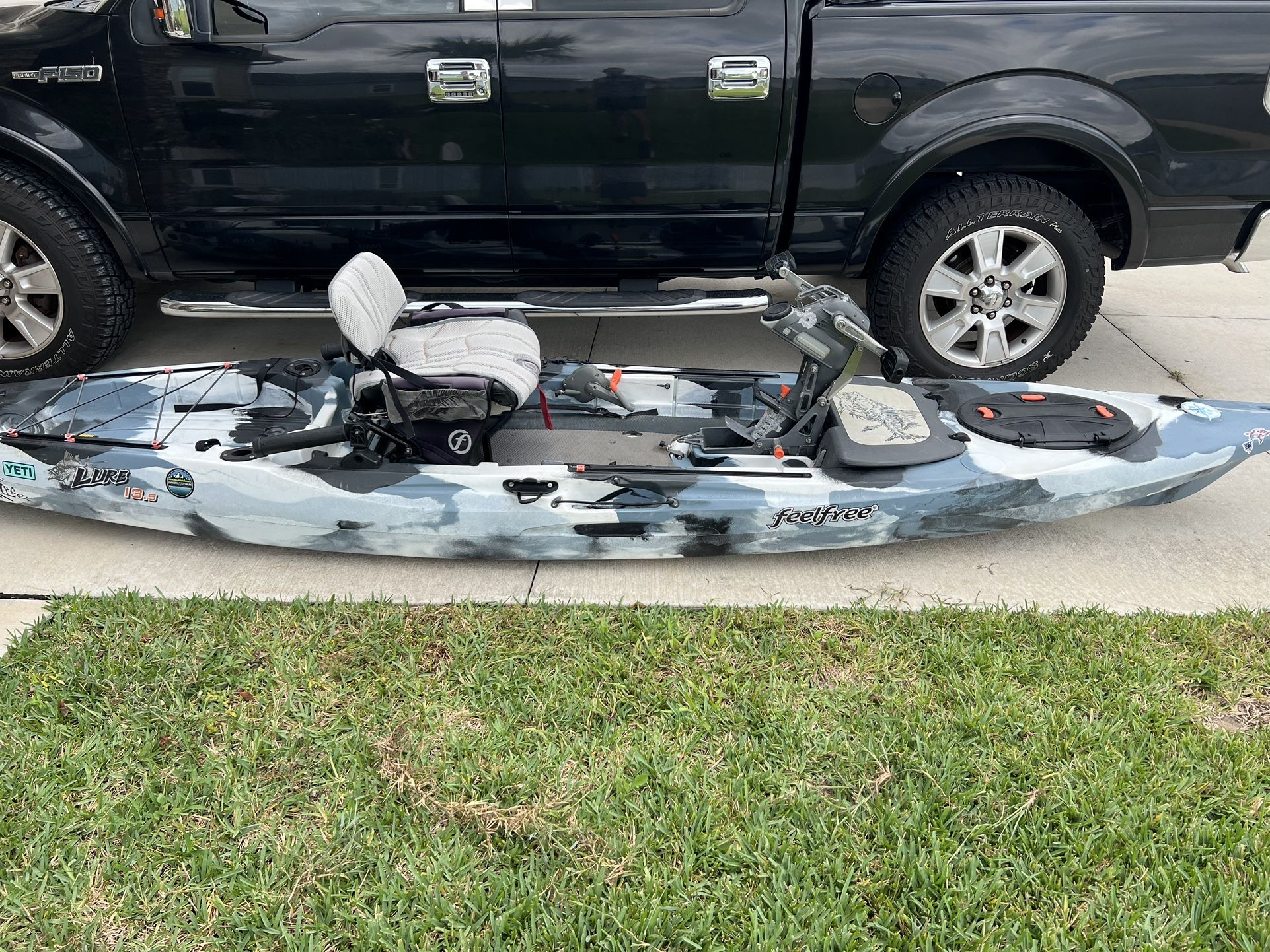 Feel Free Lure 13.5 Pedal Drive Fishing Kayak