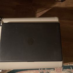HP Notebook with Charger (Reset With Windows Installed) NEGOTIABLE 