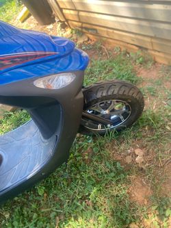 Blue 2025 Vino 50cc scooter