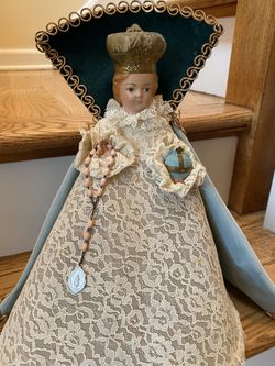 Infant Jesus of Prague With Multiple Gowns 