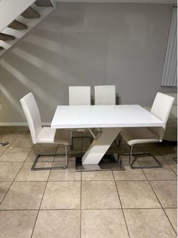 EVERYTHING - TODO / table sofa bed coffee table appliance
