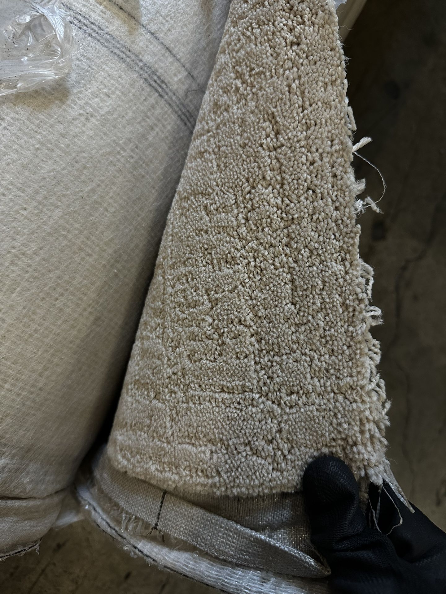 Carpet White Pattern, 12ft x 20ft