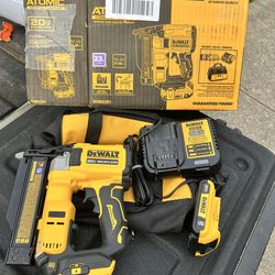 Pin nailer 23 Dewalt