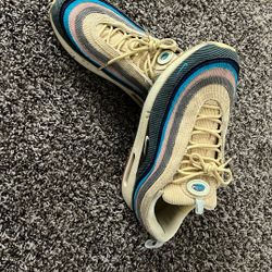 Men Size 11. No Box No Insoles- USED